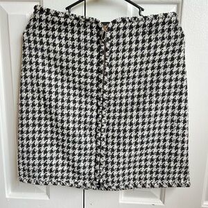Elegant Houndstooth Pencil Midi Skirt